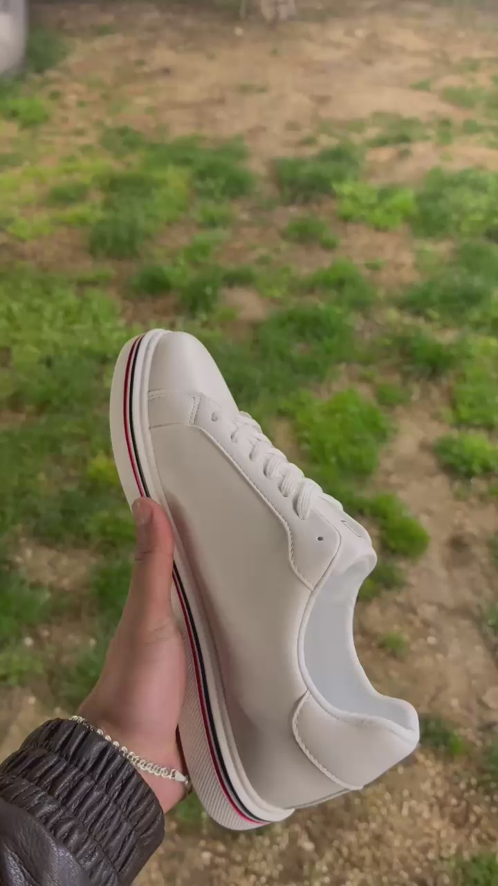 Klassik Ağ Kişi Krasovkası - Gündəlik Şıqlıq